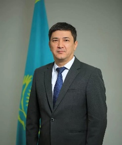 Картаков А.У., Жамбыл жоғары политехникалық колледжінің директоры; Пазылханов Е.Т., «ZhambulHub» компаниясының өкілі; Иманқұлов Б.Р., колледж студенті